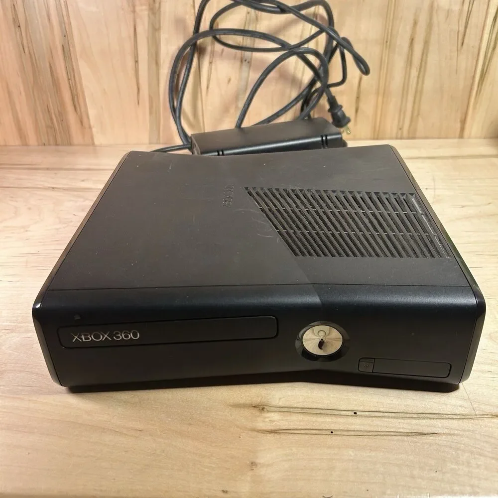 Microsoft Xbox 360 S Console With 2 Controllers 9 Games Tested And Working